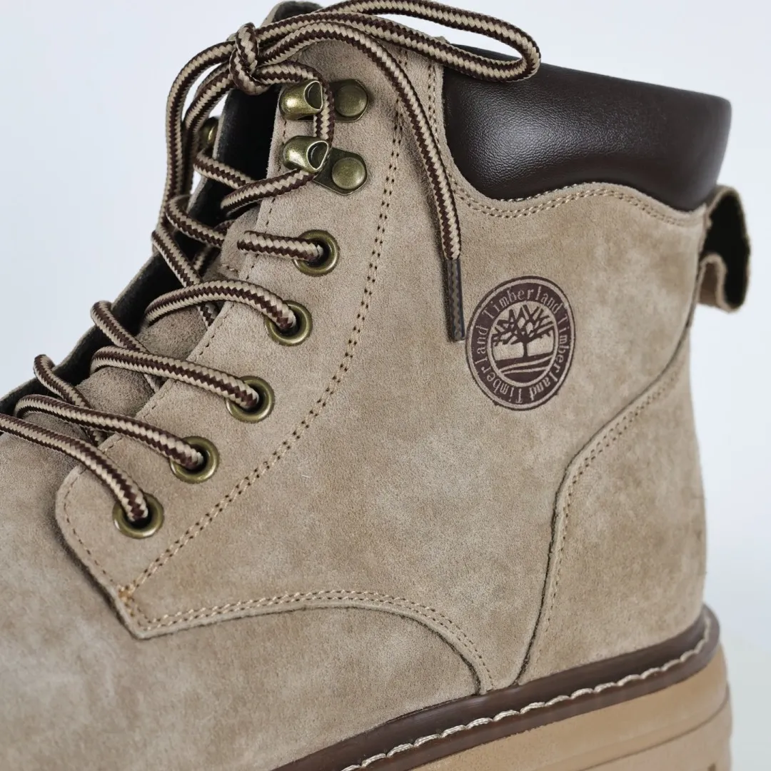 The price tag is 💰620. The core recommendation is good price. Timberland outdoor high-top casual rhubarb boots series #Guangdong Dachang quality. Original box and original packaging. Fashionable and trendy matching. The fabric is made of Italian 🇮🇹 top-grade frosted fine-grained cowhide. It is paired with anti-odor and anti-corrosion genuine leather latex insoles. The outsole and hardware are all made from original factory raw materials. The same process as the original Goodyear, never open the glue. Good products do not kill pigs. Exclusive launch on the entire network. The quality is beyond doubt. The complete set of official website unified packaging gives you a perfect wearing experience. It is of high quality and durable. A must-have for sportsmen. Specially designed to treat those who are not handsome. High-quality and first-class foot feel. Specially designed for cold protection and outdoor use this winter. Casual matching for daily use. Size: 38 39 40 41 42 43 44 (leather shoe size)